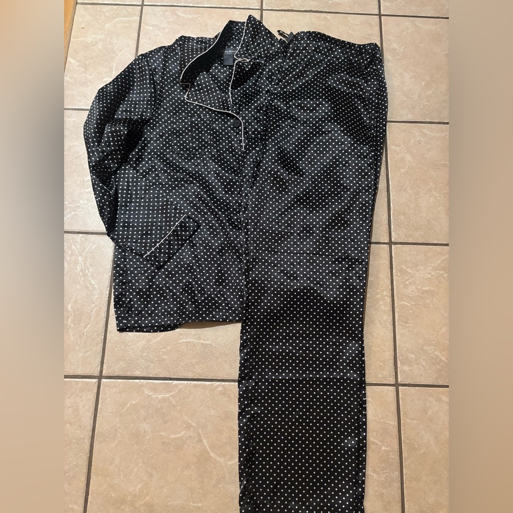 Chantease‎ Black Polka Dot Silk Pajama Set